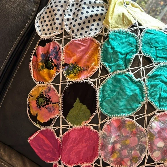 Yo yo Quilt top VTG fabric 63” x 94” crochet bed cover wall hanging art granny - Picture 14 of 15